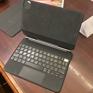 Apple Magic Keyboard for 11inch iPad Pro